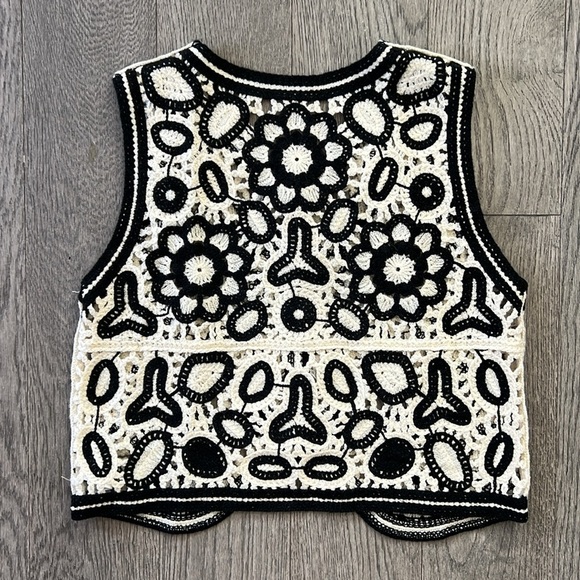 🌼SHEIN🌼 Floral Crochet Knit Boho Sweater Vest, One Size - Picture 4 of 8